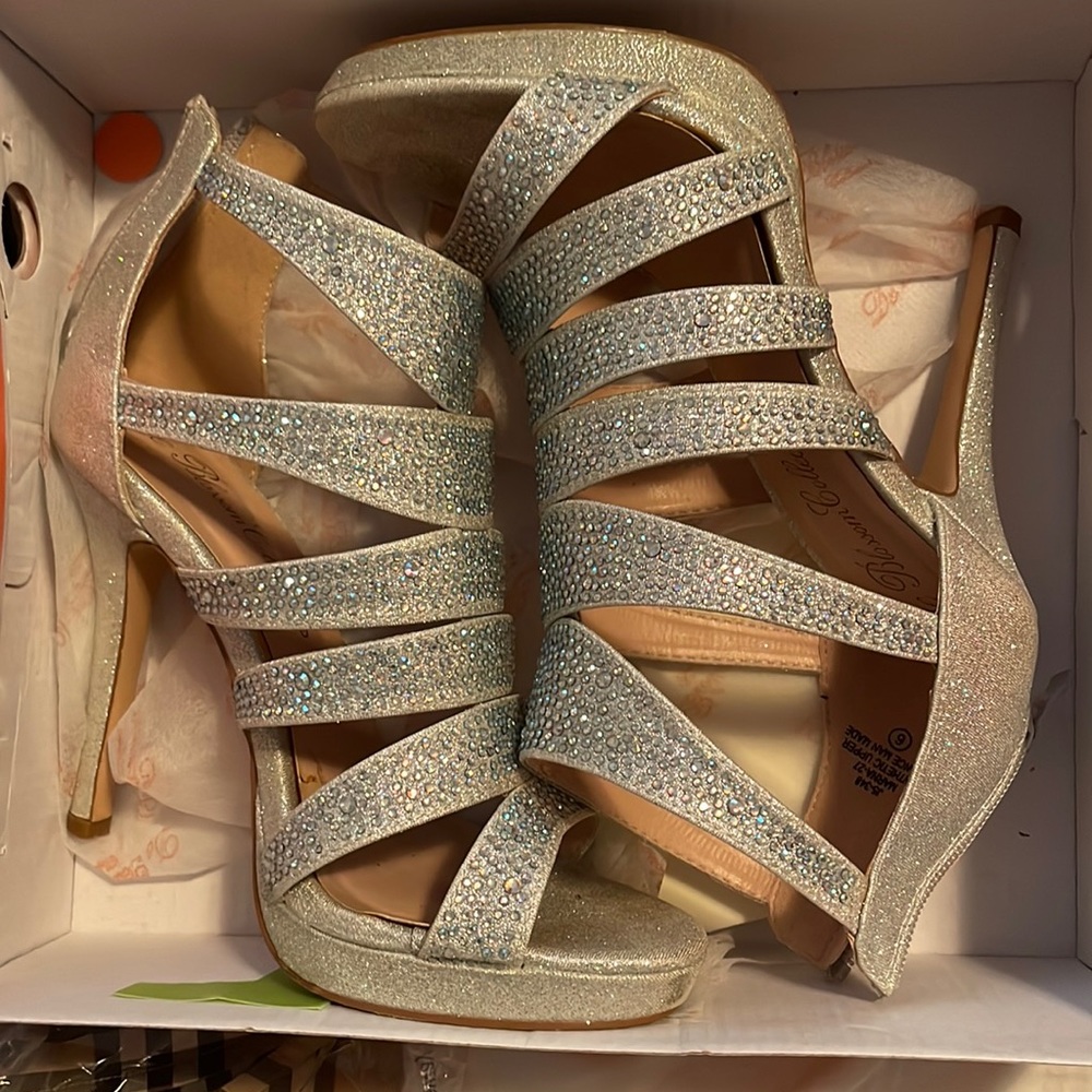 De Blossom Collection silver sparkle heels